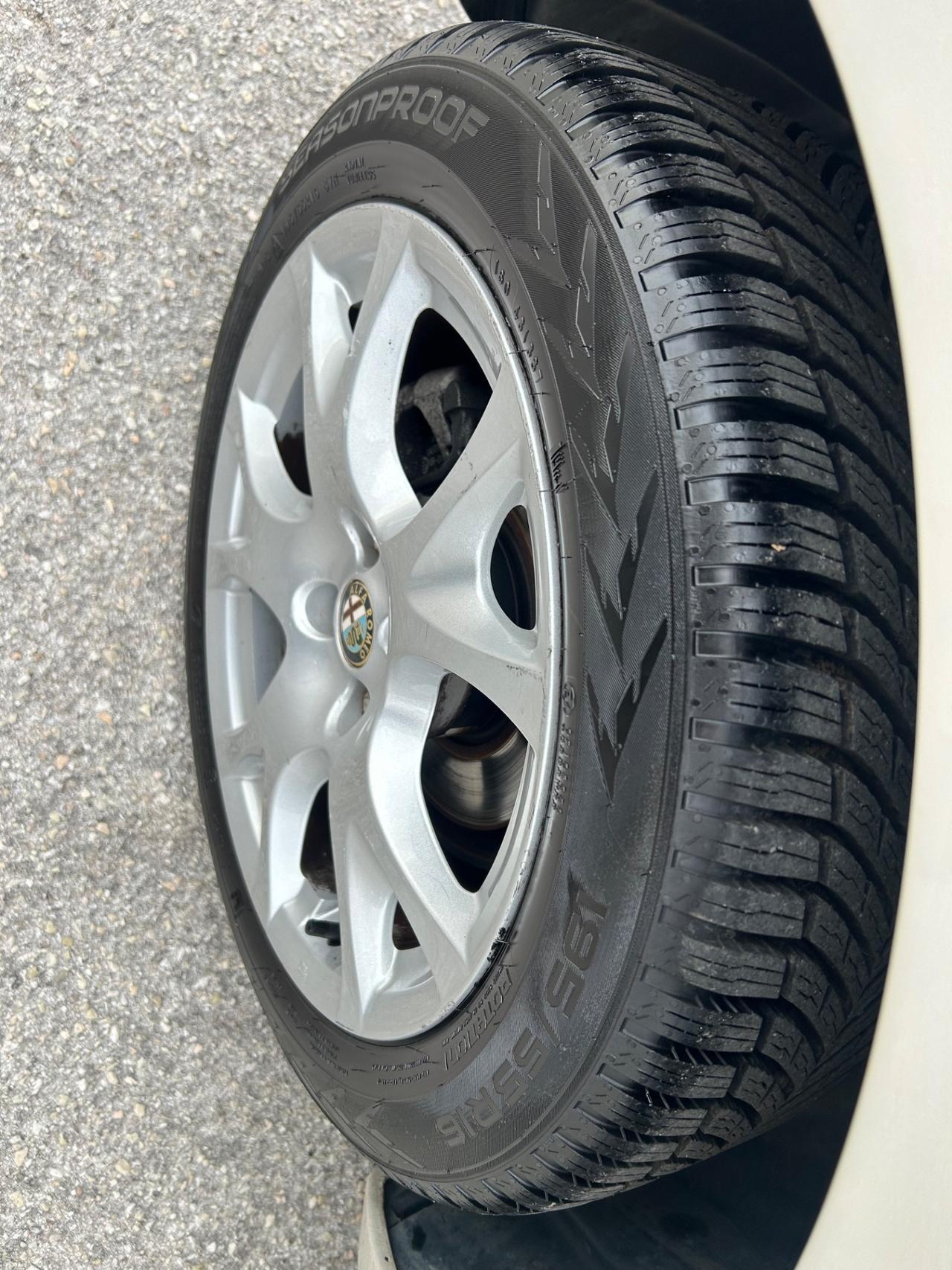 Alfa Romeo MiTo 1.6 JTDm 16V Distinctive Sport Pack