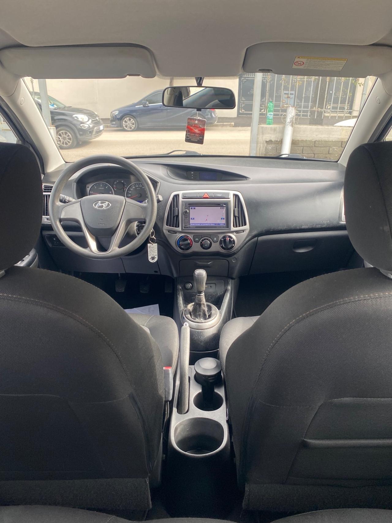 Hyundai i20 1.4 CRDi Anno 2013 Full Navi Led