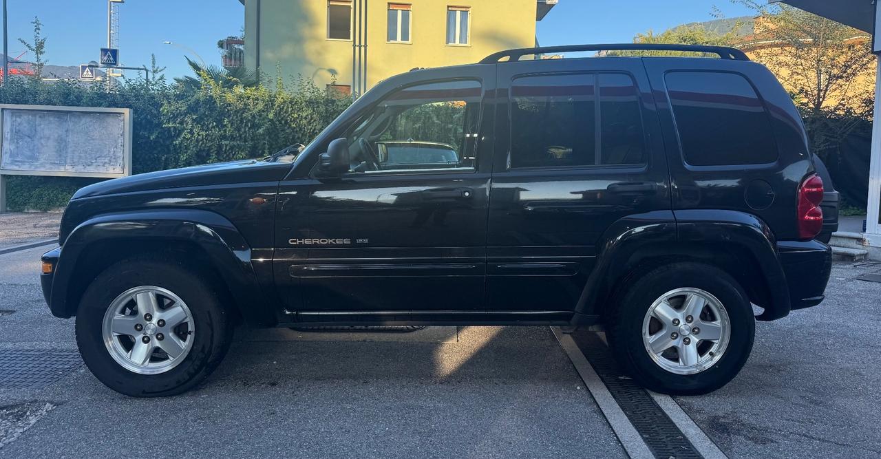 Jeep Cherokee 2.5 CRD Sport 4x4