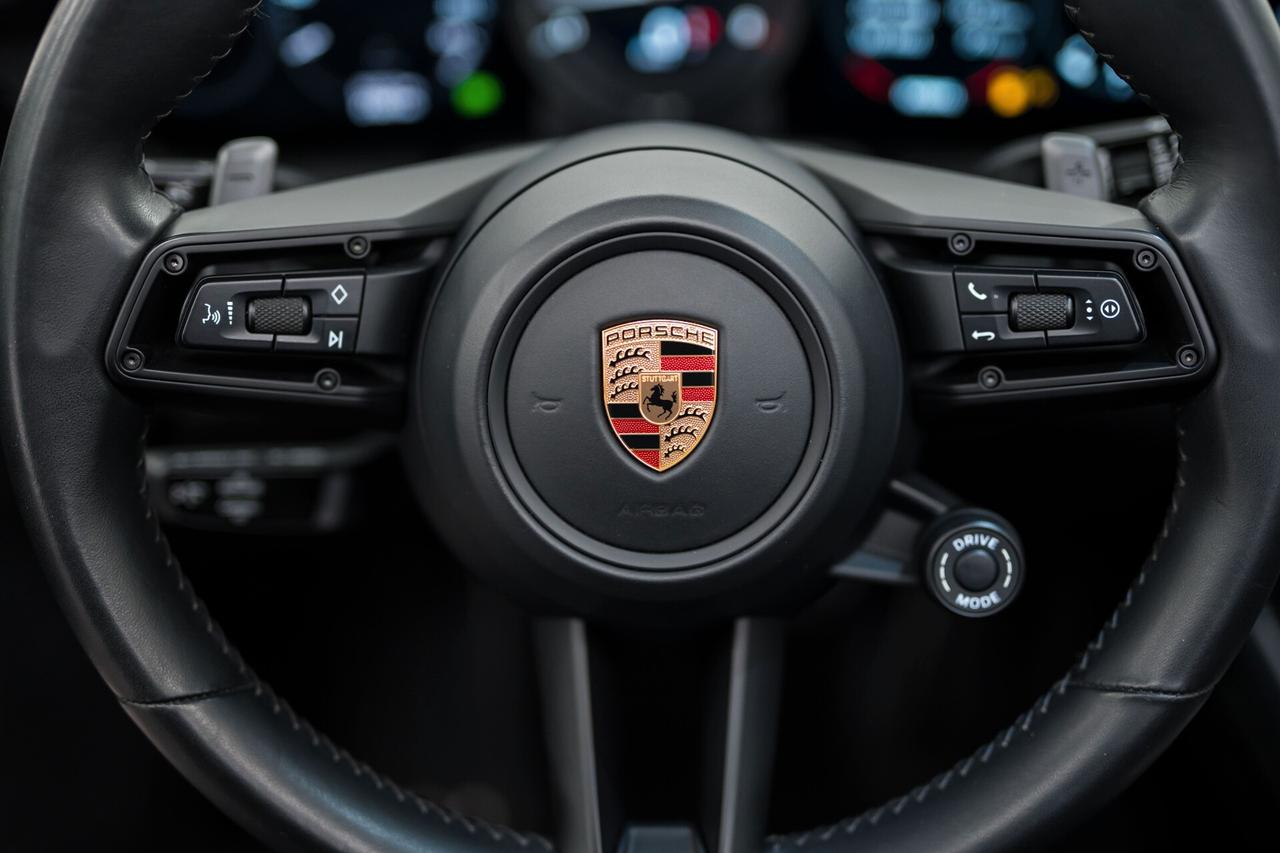 Porsche 911 Carrera Cabriolet GESSO