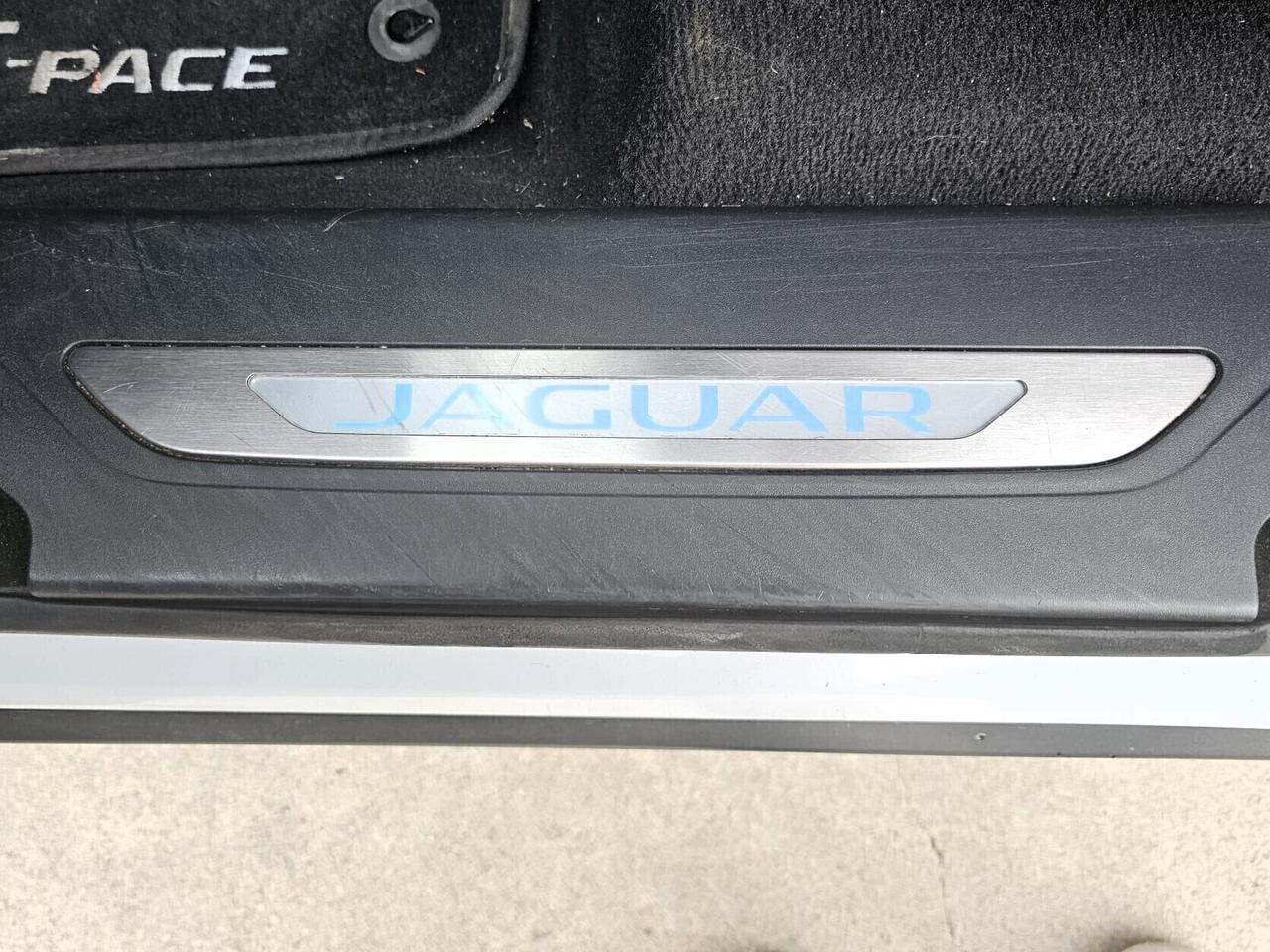 Jaguar F-Pace 2.0 D 180 CV AWD aut. Pure