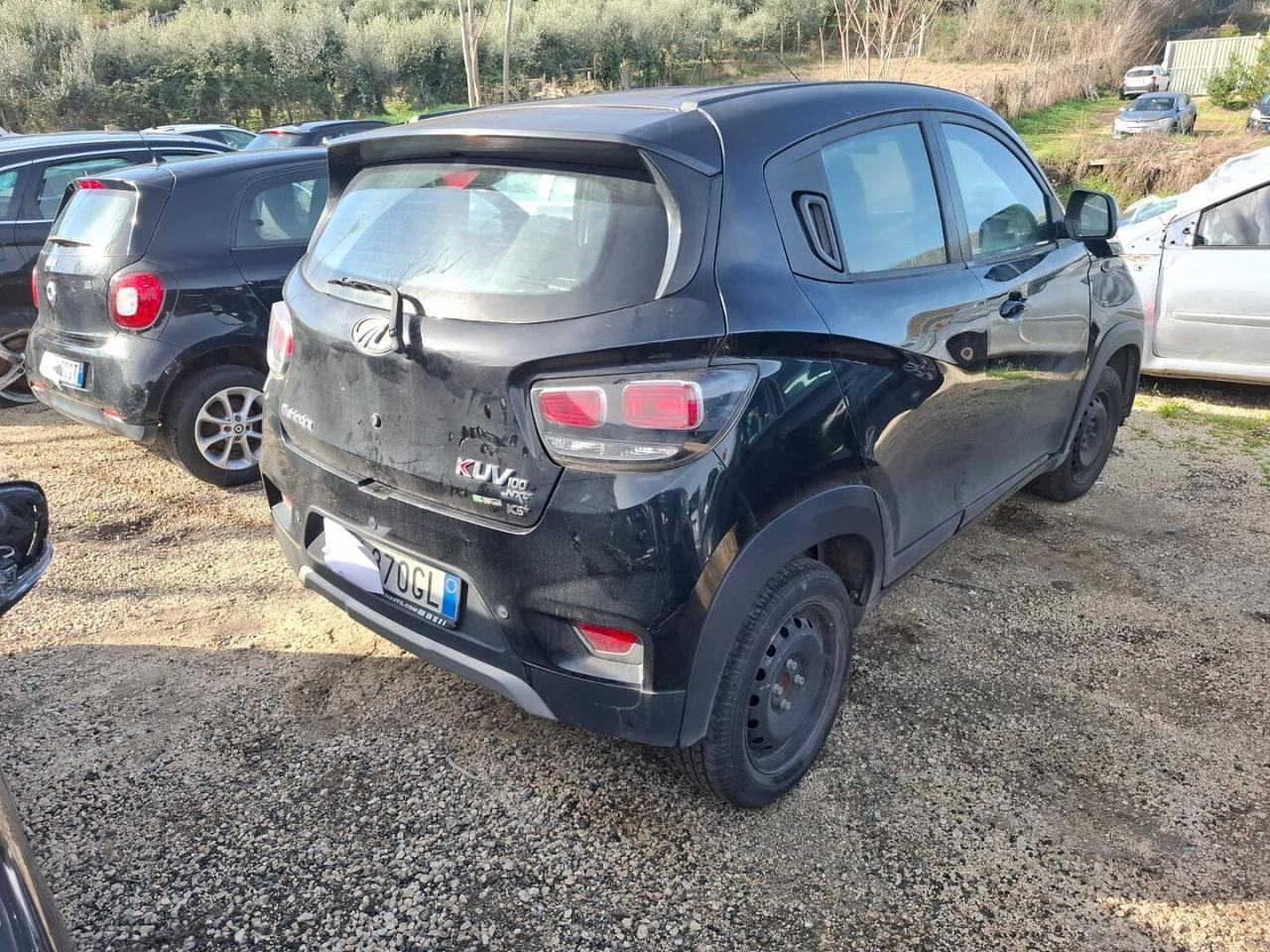 MAHINDRA KUV 100 SINISTRATA MARCIANTE