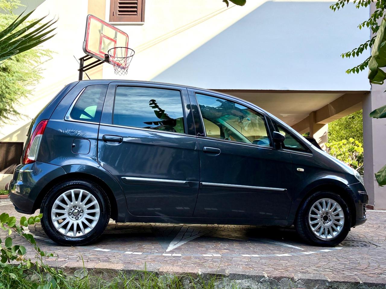 Lancia MUSA 1.4 16V Poltrona Frau