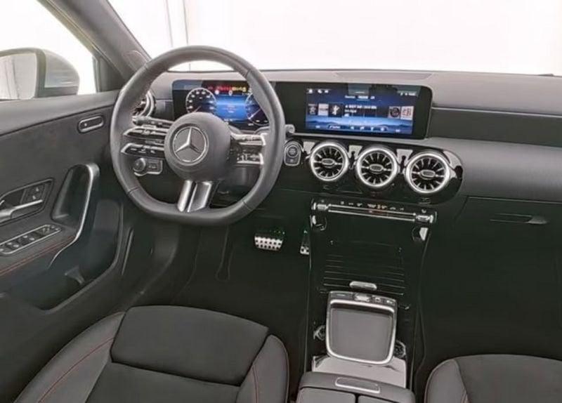 Mercedes-Benz Classe A A 180 Premium AMG LED NAVI