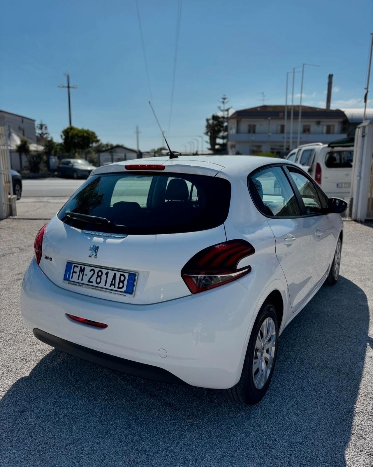 Peugeot 208 BlueHDi 75 5 porte Allure