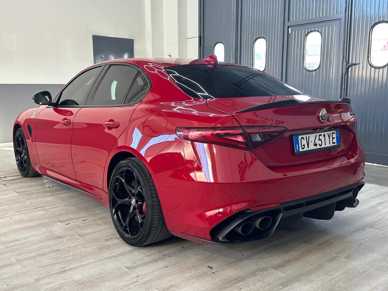 Alfa Romeo Giulia 2.9 V6 Bi-Turbo AT8 Quadrifoglio