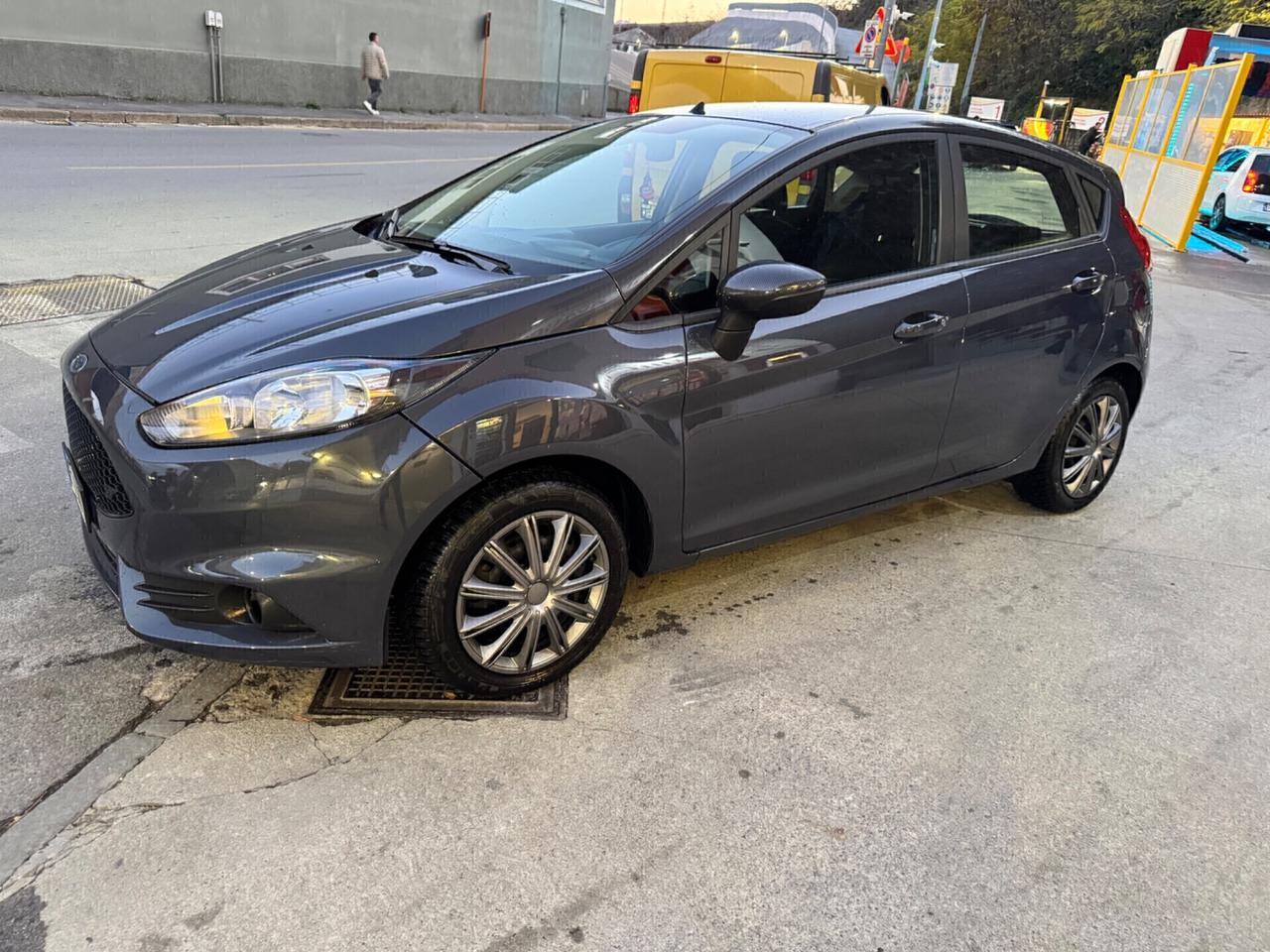 FORD FIESTA 1.0 NEOPATENTATI KM 86 MILA !!