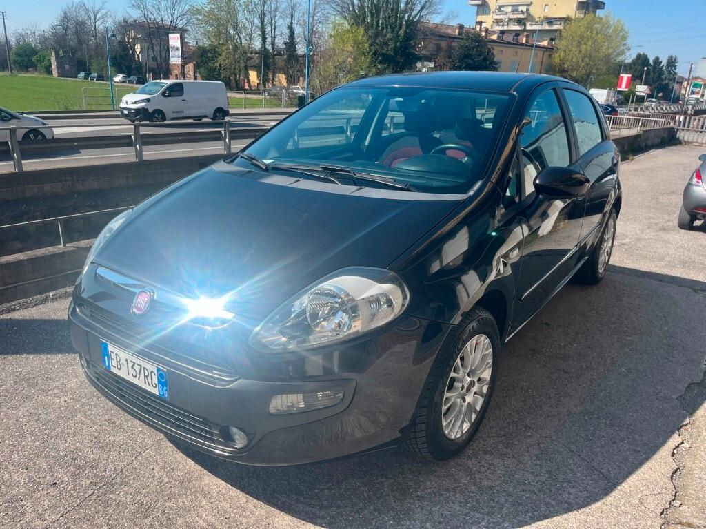 Fiat Punto 1.4 5 porte cambio manuale e automatico