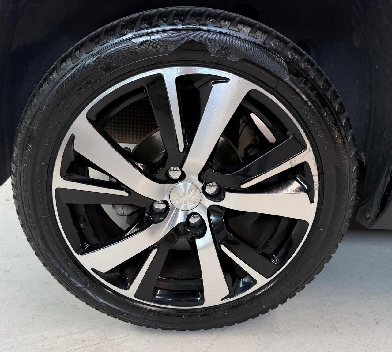 Peugeot 2008 Neopatentati+Tetto+Pelle+Allure