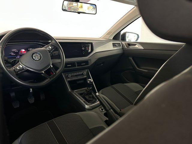 VOLKSWAGEN Polo VI 1.0 R-LINE