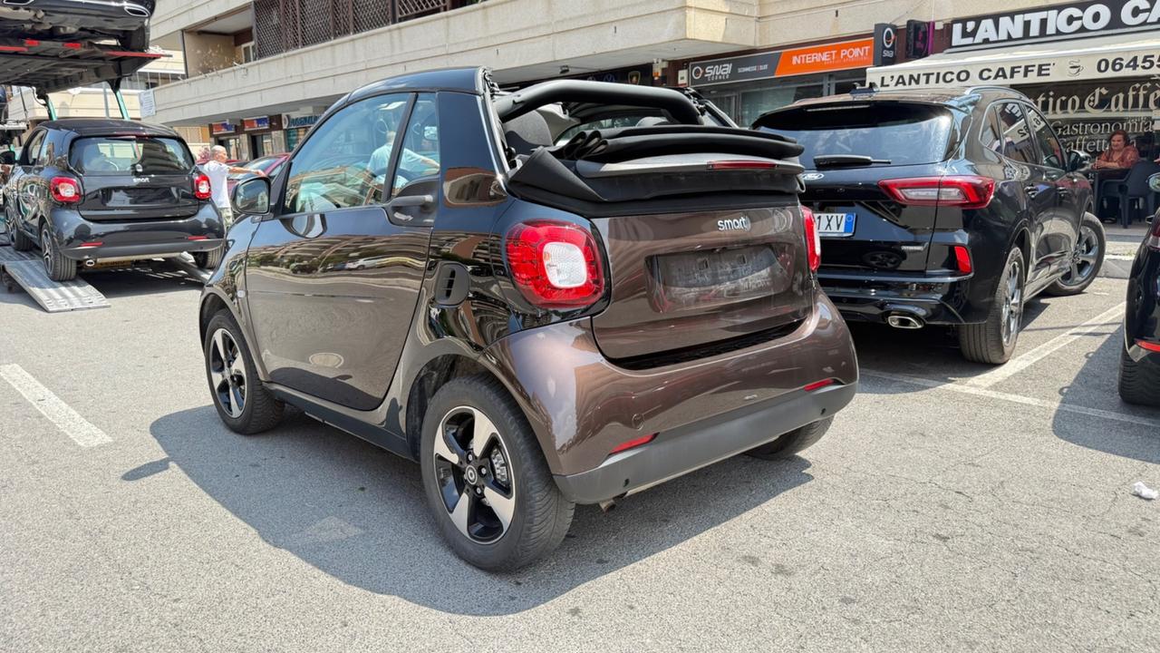 Smart ForTwo 90 0.9 T twinamic cabrio Perfect LED PELLE KAMERA PDC BLUETOOTH
