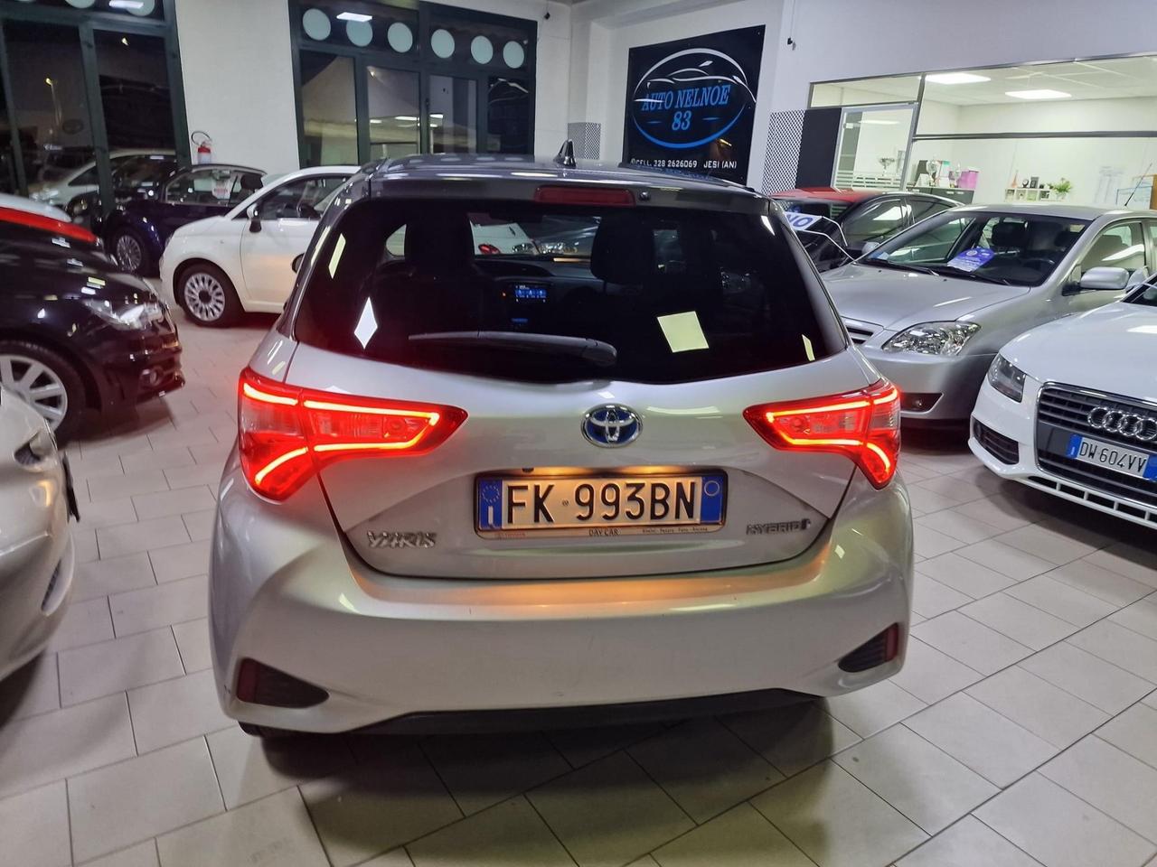 Toyota Yaris 1.5 Hybrid 5 porte Business