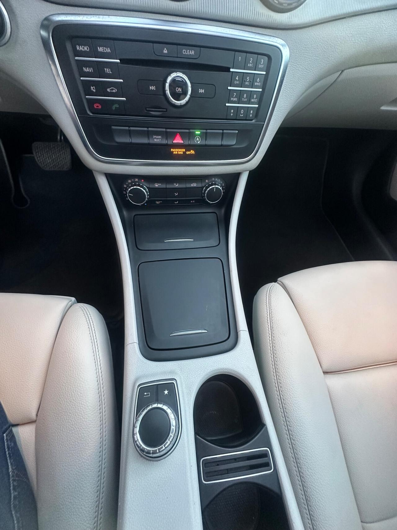 MERCEDES GLA 180 PREMIUM/AUT+TETTO+LED+NAVI+R.CAMERA