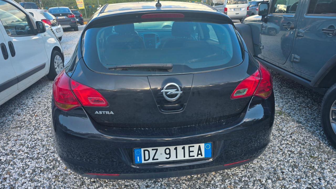Opel Astra 1.4 100CV 5 porte Elective