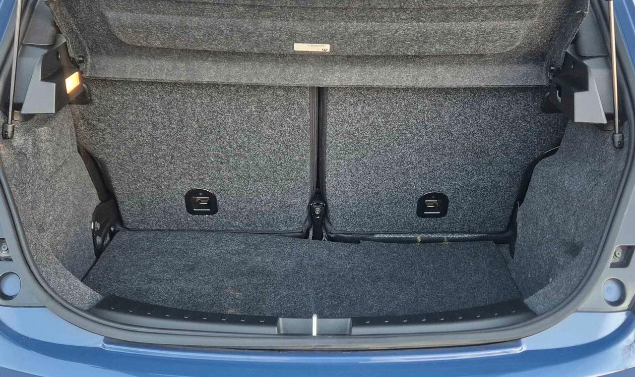 Lancia Ypsilon 1.2 69 CV 5 porte Elefantino Blu km 13732