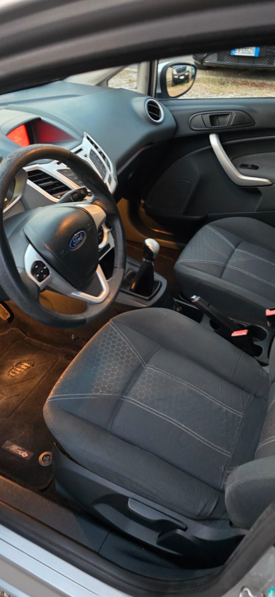 Ford Fiesta 1.4 tdci Titanium 5p