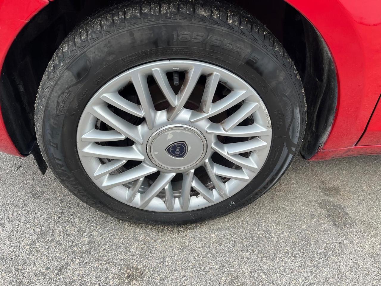 Lancia y-1.2 “ecochic” gpl -full-2013