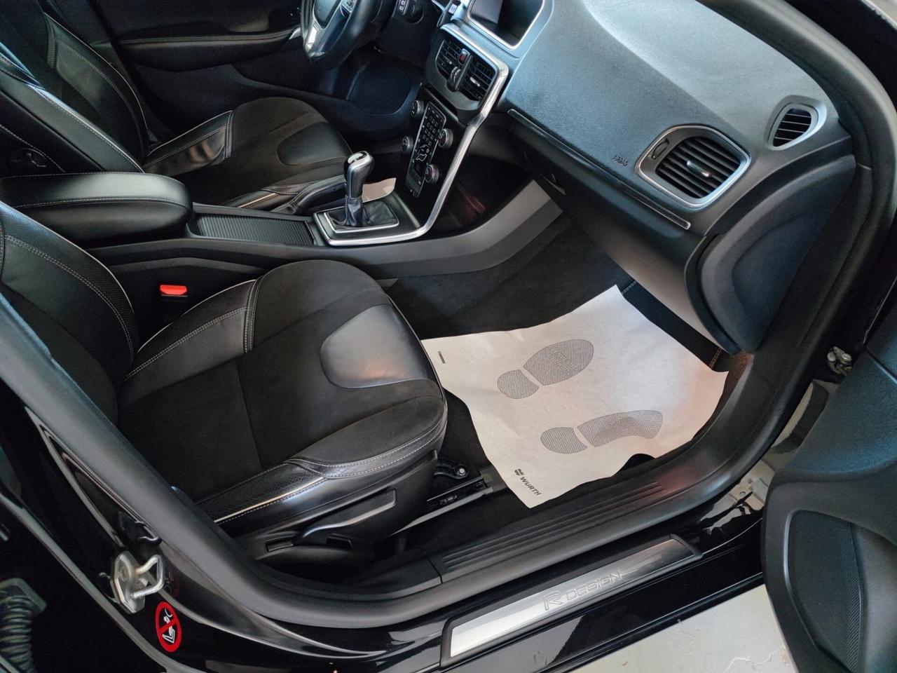 Volvo V40 D2 R-design