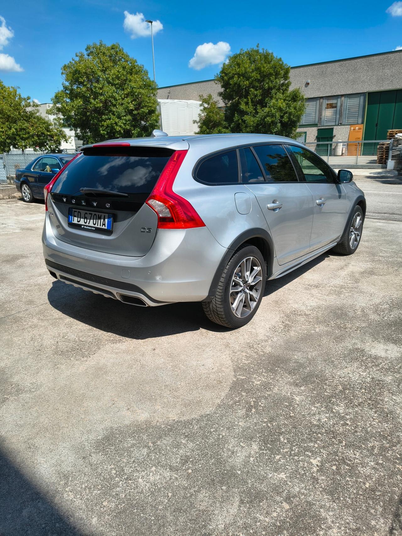 Volvo V60 Cross Country D3 Momentum
