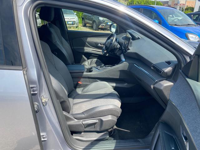 PEUGEOT 3008 Hybrid4 300 e-EAT8 Allure Pack