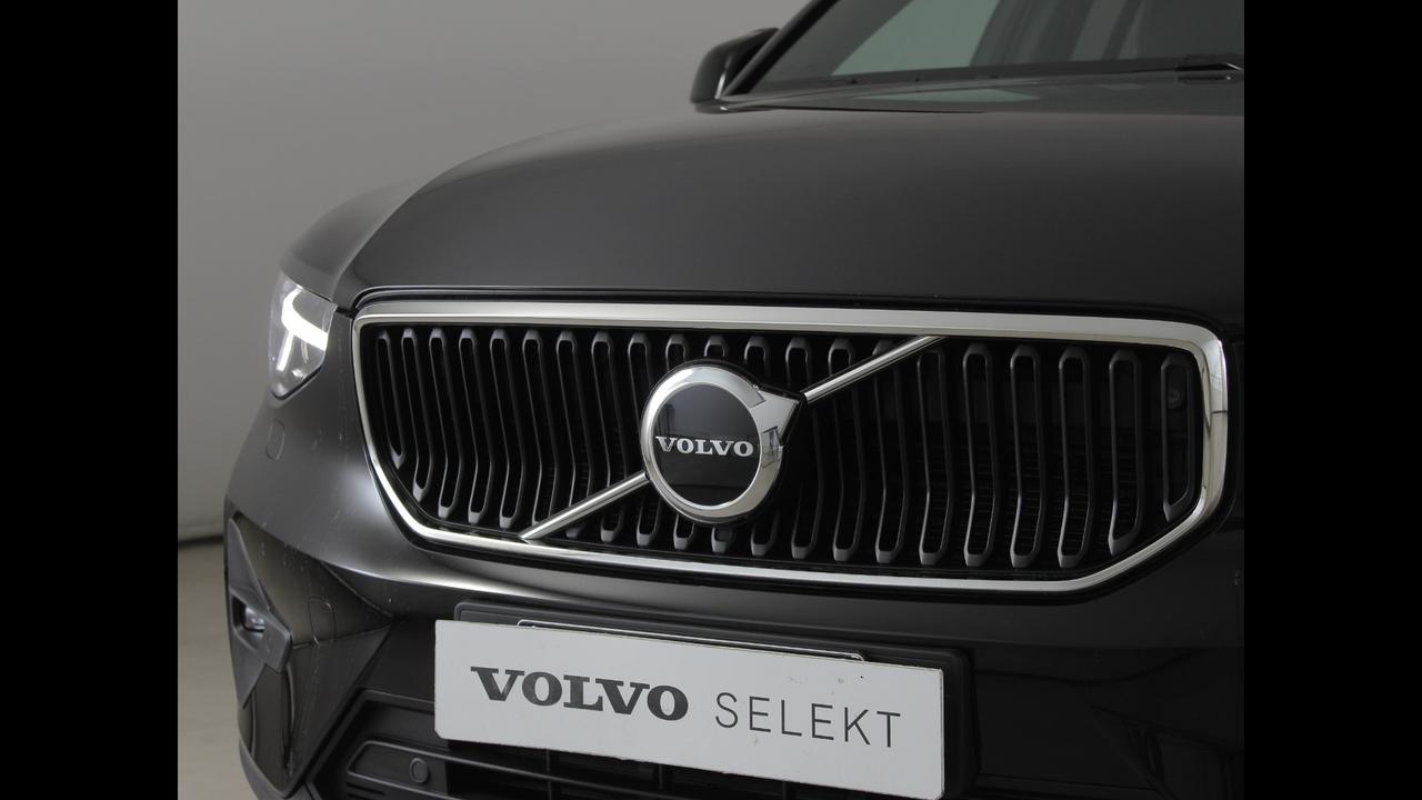 VOLVO XC40 2023 - XC40 2.0 b3 Core auto