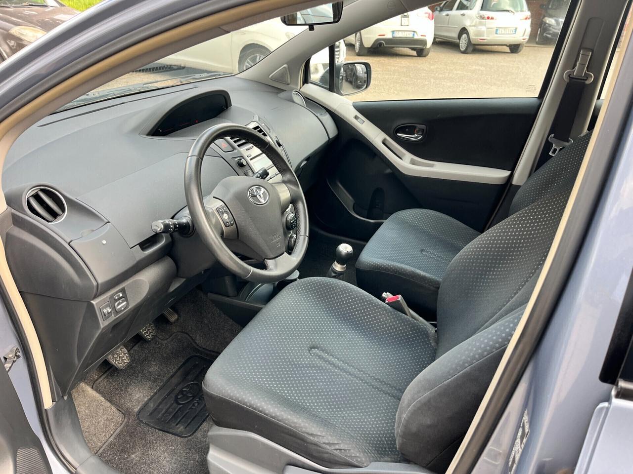 Toyota Yaris 1.0 5 porte Sol