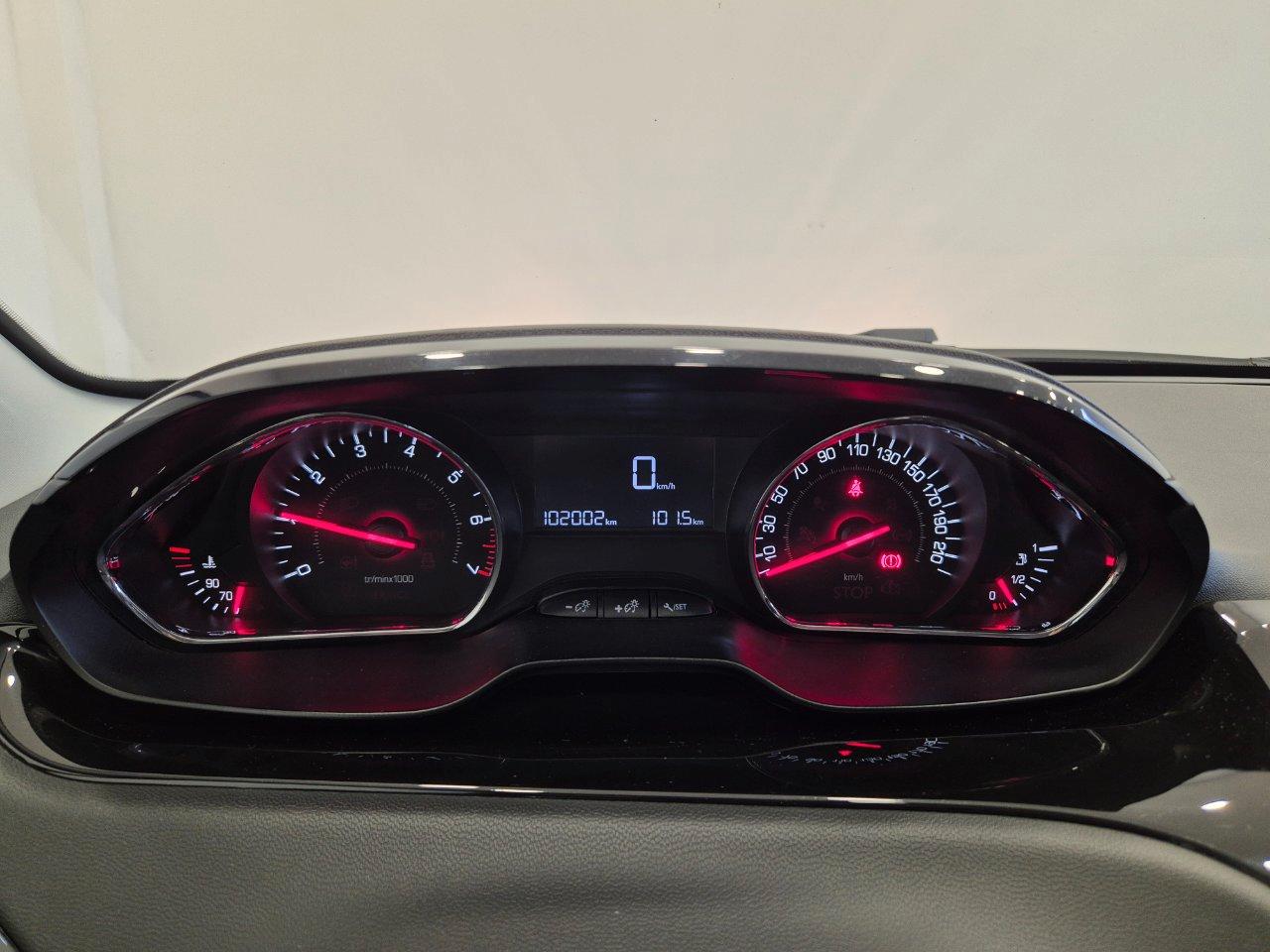 Peugeot 208 5p 1.2 puretech Active - NEOPATENTATI - Bluetooth - Clima