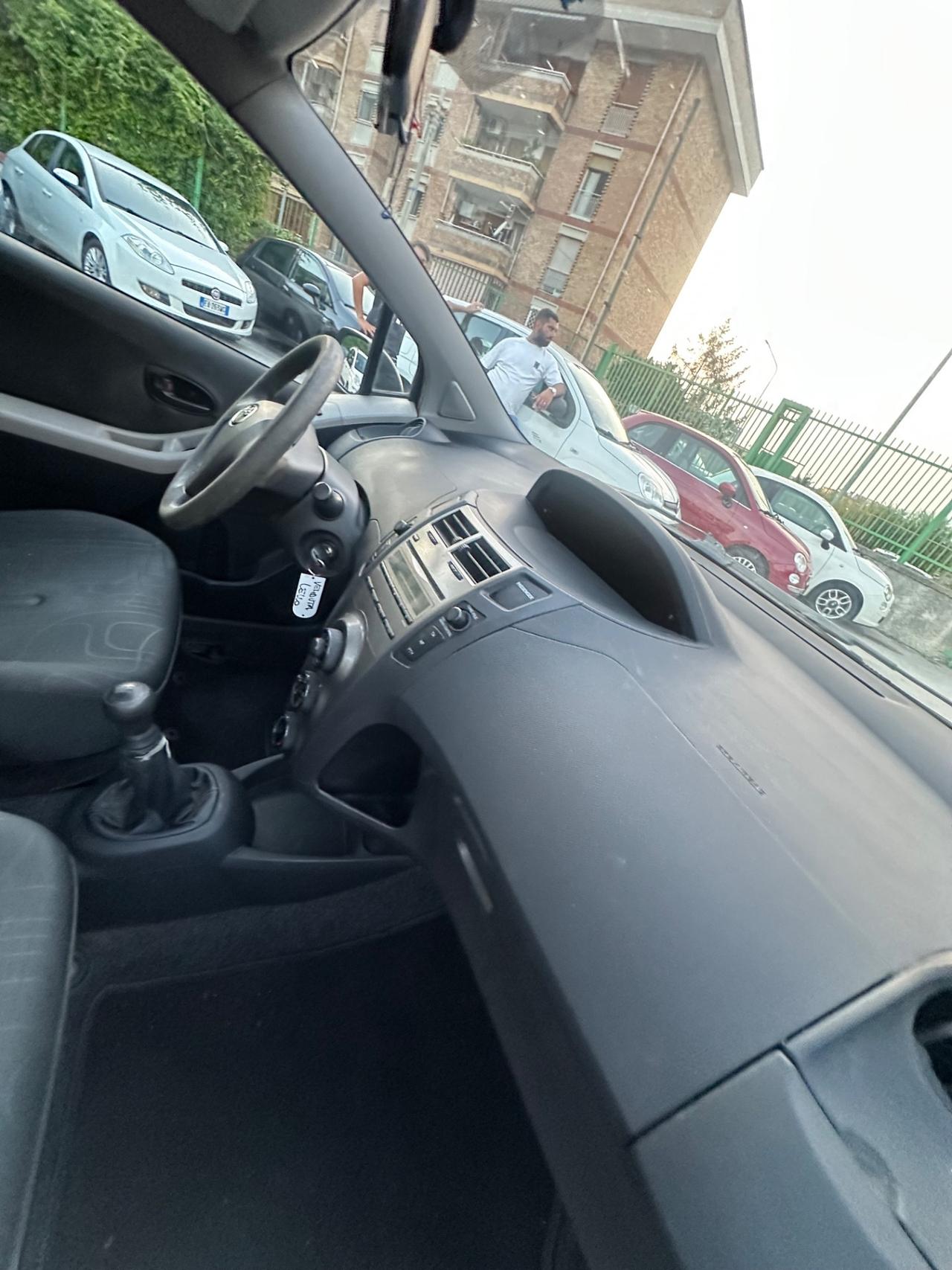 Toyota Yaris 1.0 5 porte Now