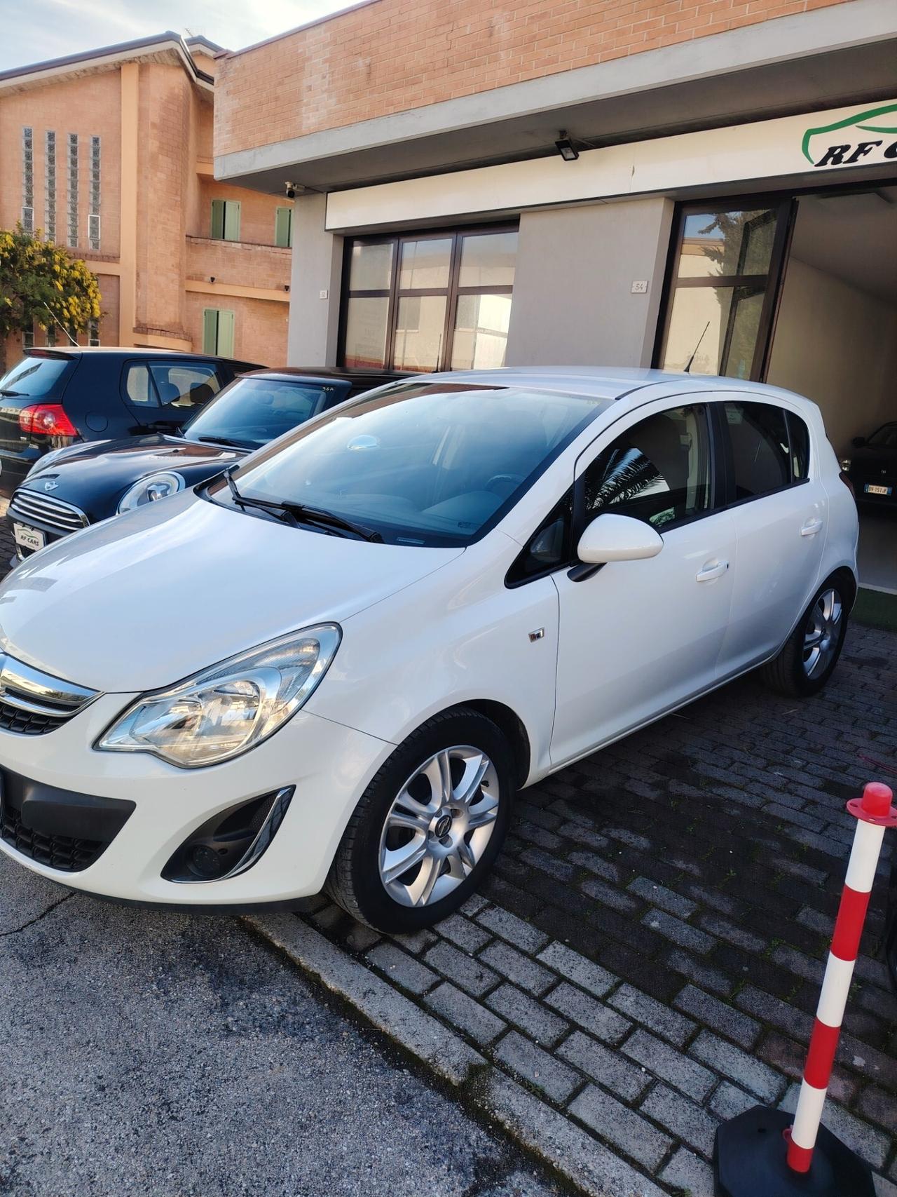 Opel Corsa 1.2 5 porte Cosmo