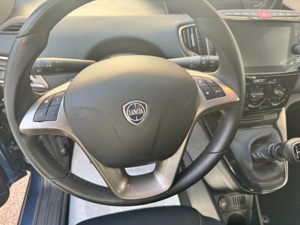 Lancia Ypsilon 1.0 FireFly 5 porte S&S Hybrid Gold