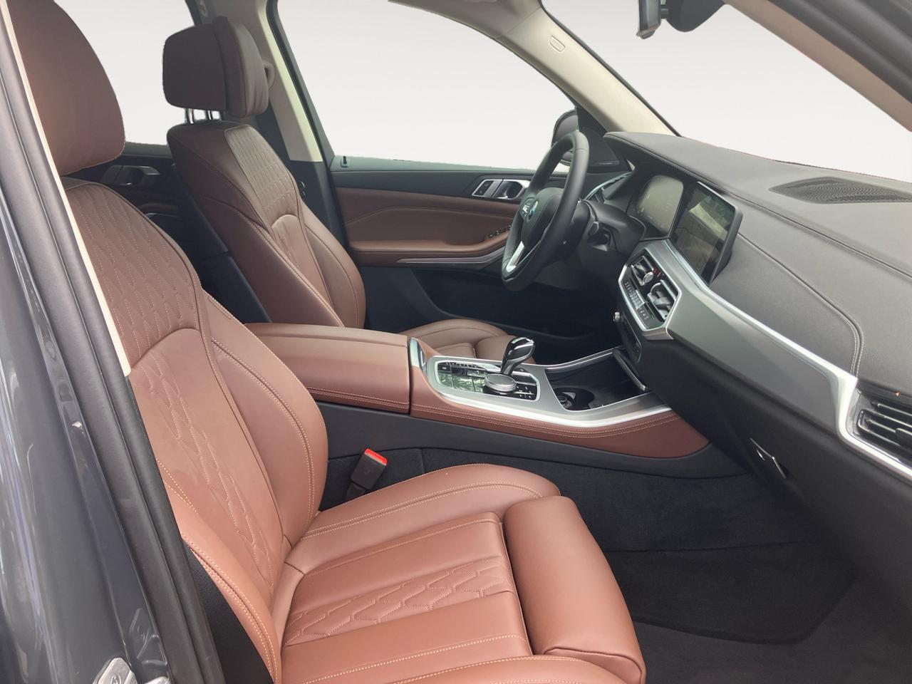 BMW X5 xdrive30d mhev 48V xLine auto
