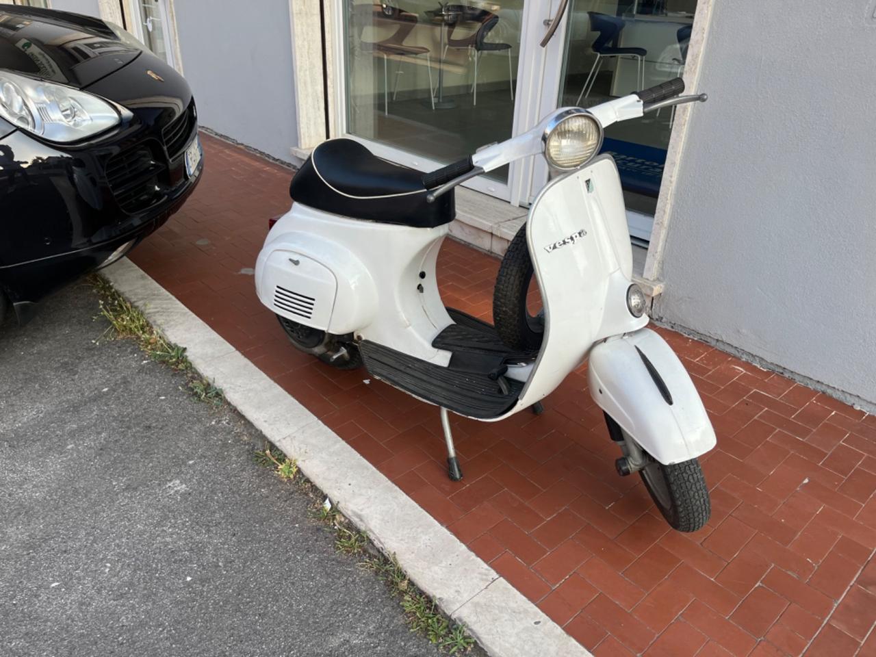 Piaggio Vespa 50 3 marce faro tondo