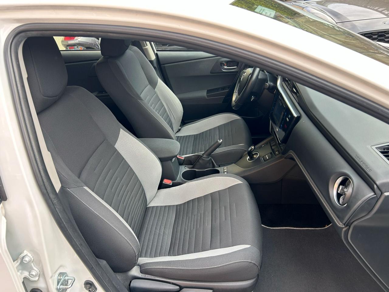 Toyota Auris 1.8 Hybrid Lounge GARANZIA TOYOTA