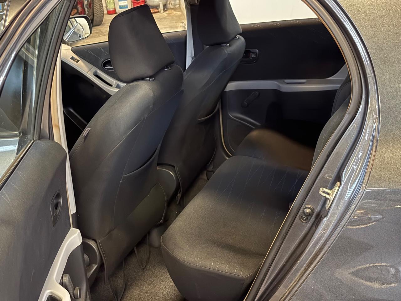 Toyota Yaris 1.0 5 porte Sol