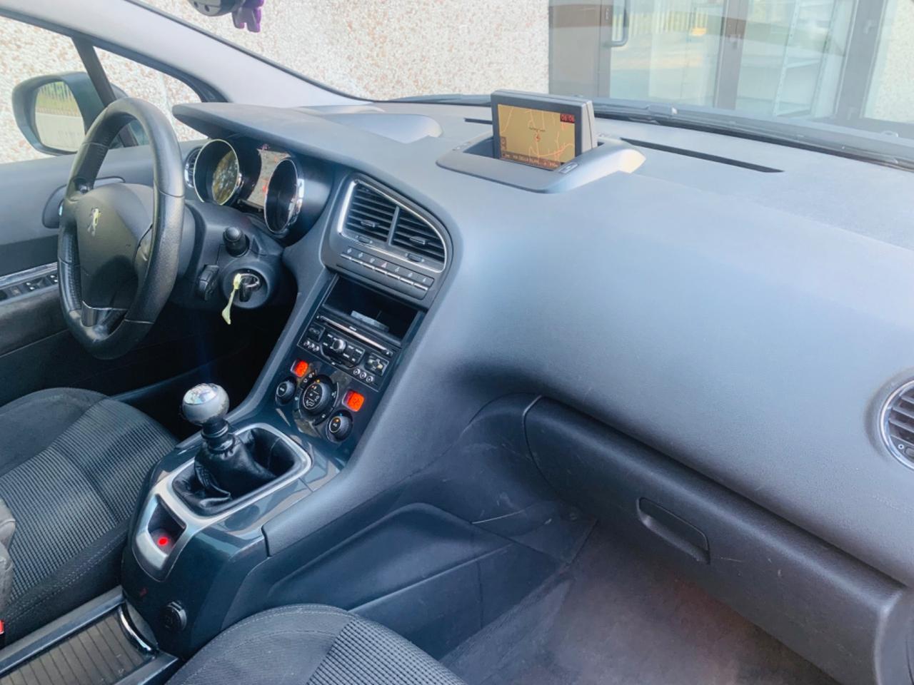 Peugeot 5008 1.6 HDi 110CV Féline 7 posti