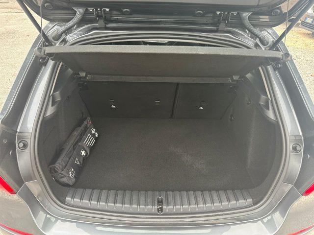 BMW 118 i 5p. Business Advantage