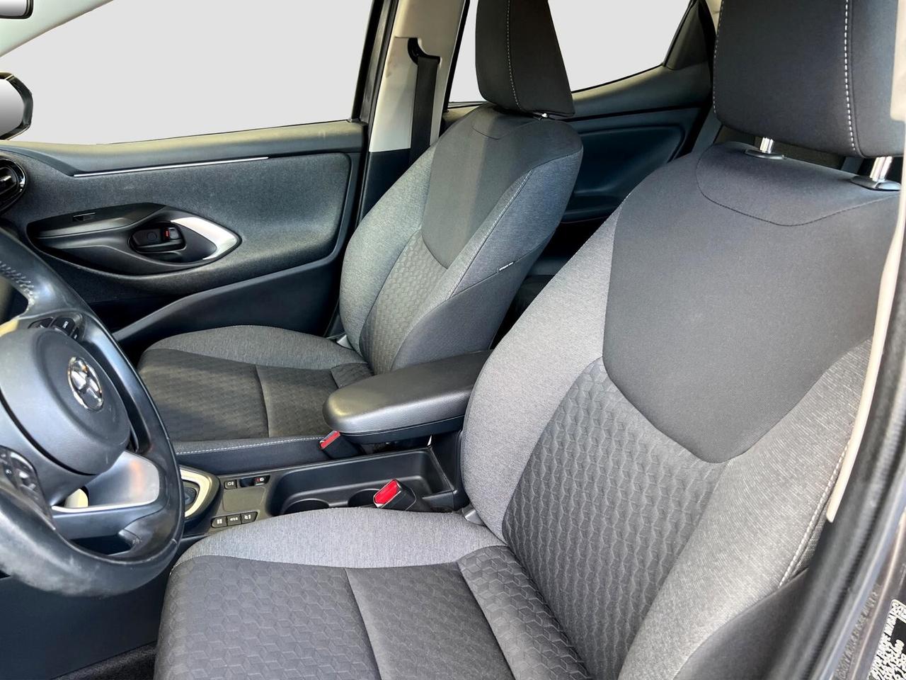 Toyota Yaris 1.5 Hybrid 5 porte Business