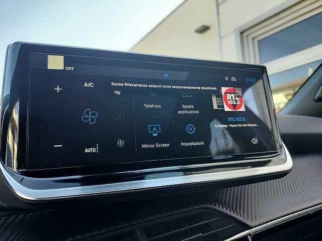 Peugeot 2008 motore elettrico 136 CV Allure