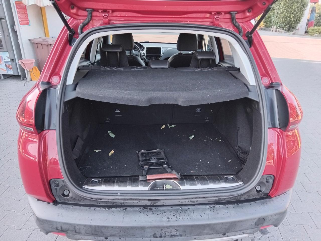 Peugeot 2008 BlueHDi 100 S&S Allure