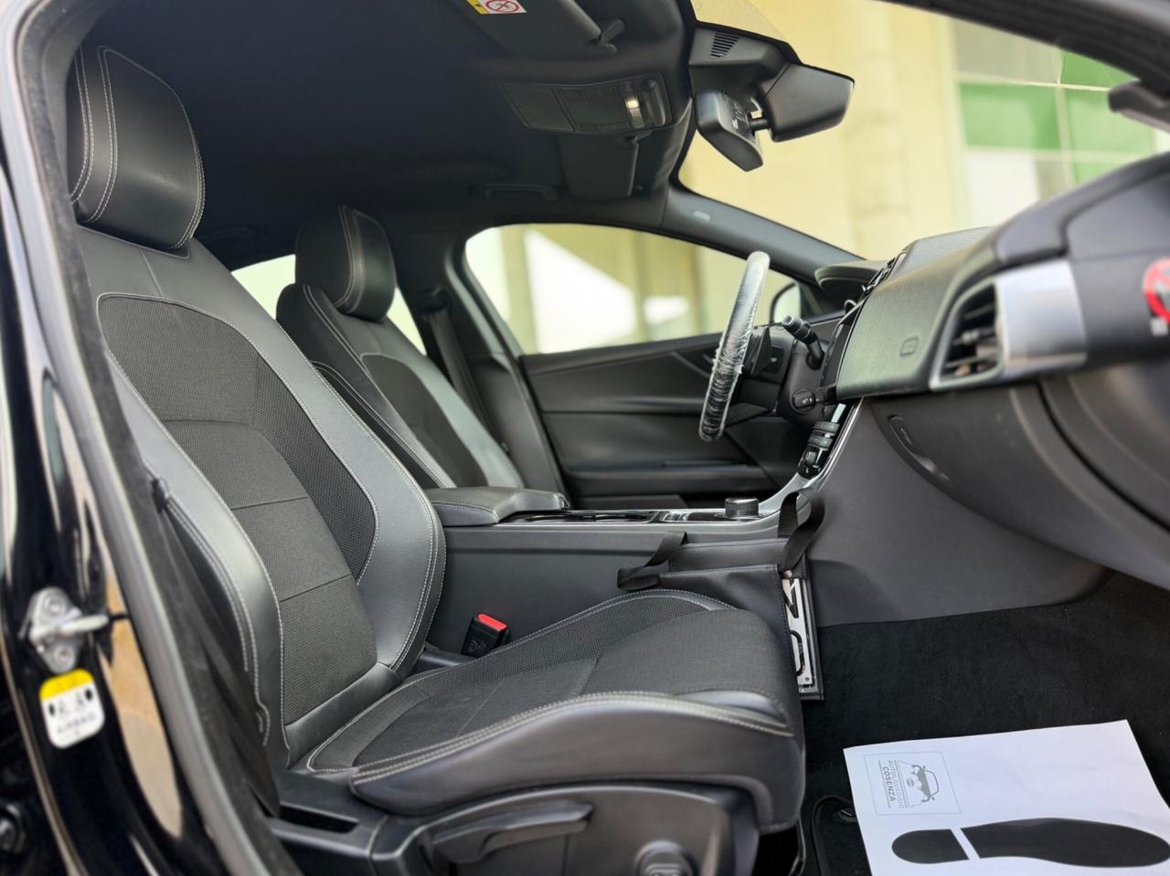 Jaguar XE 2.0 D Turbo 180CV aut. R-Sport