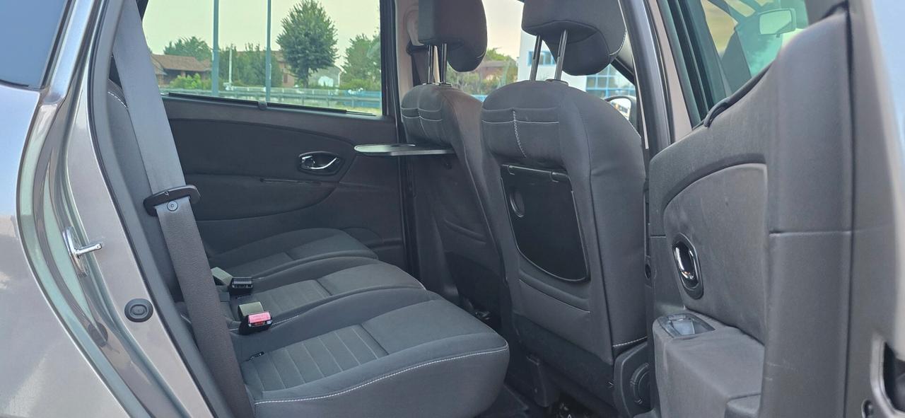 Renault Scenic Scénic XMod dCi 110 CV EDC Limited