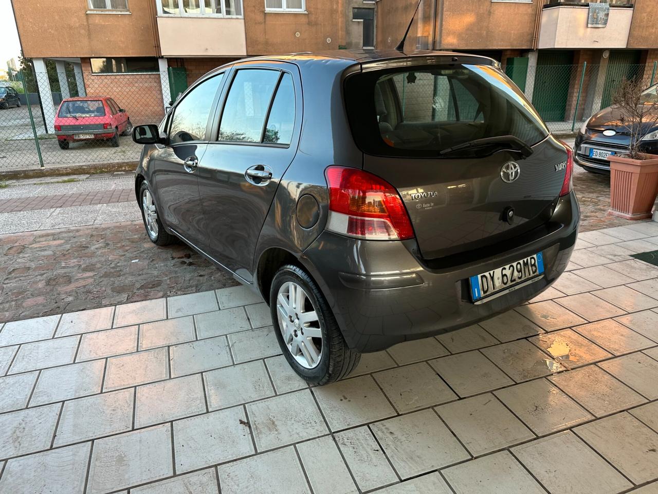 Toyota Yaris 1.4 D-4D (12 RATE)