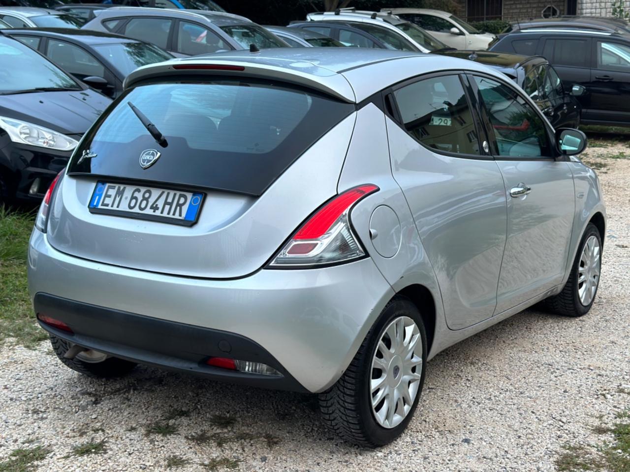 Lancia YPSILON 1.2 69 CV 5P GPL ECOCHIC KMCERT NEOPAT