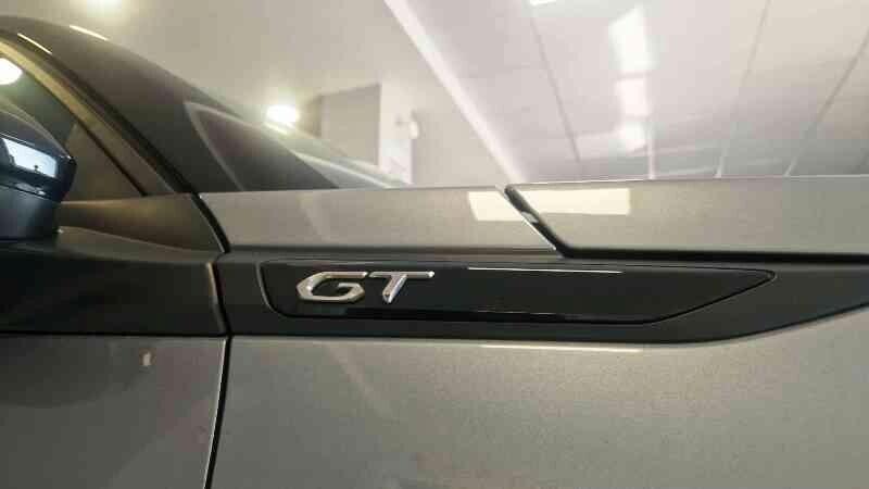 Peugeot 2008 BlueHDi 130 CV S&S EAT8 GT