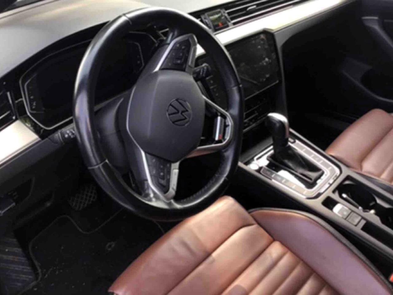 Volkswagen Passat Variant 2.0 TDI SCR 200 CV 4MOTION DSG Executive