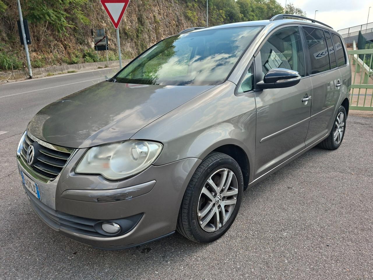 Volkswagen Touran 1.4 METANO 5 Posti