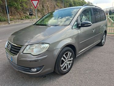 Volkswagen Touran 1.4 METANO 5 Posti