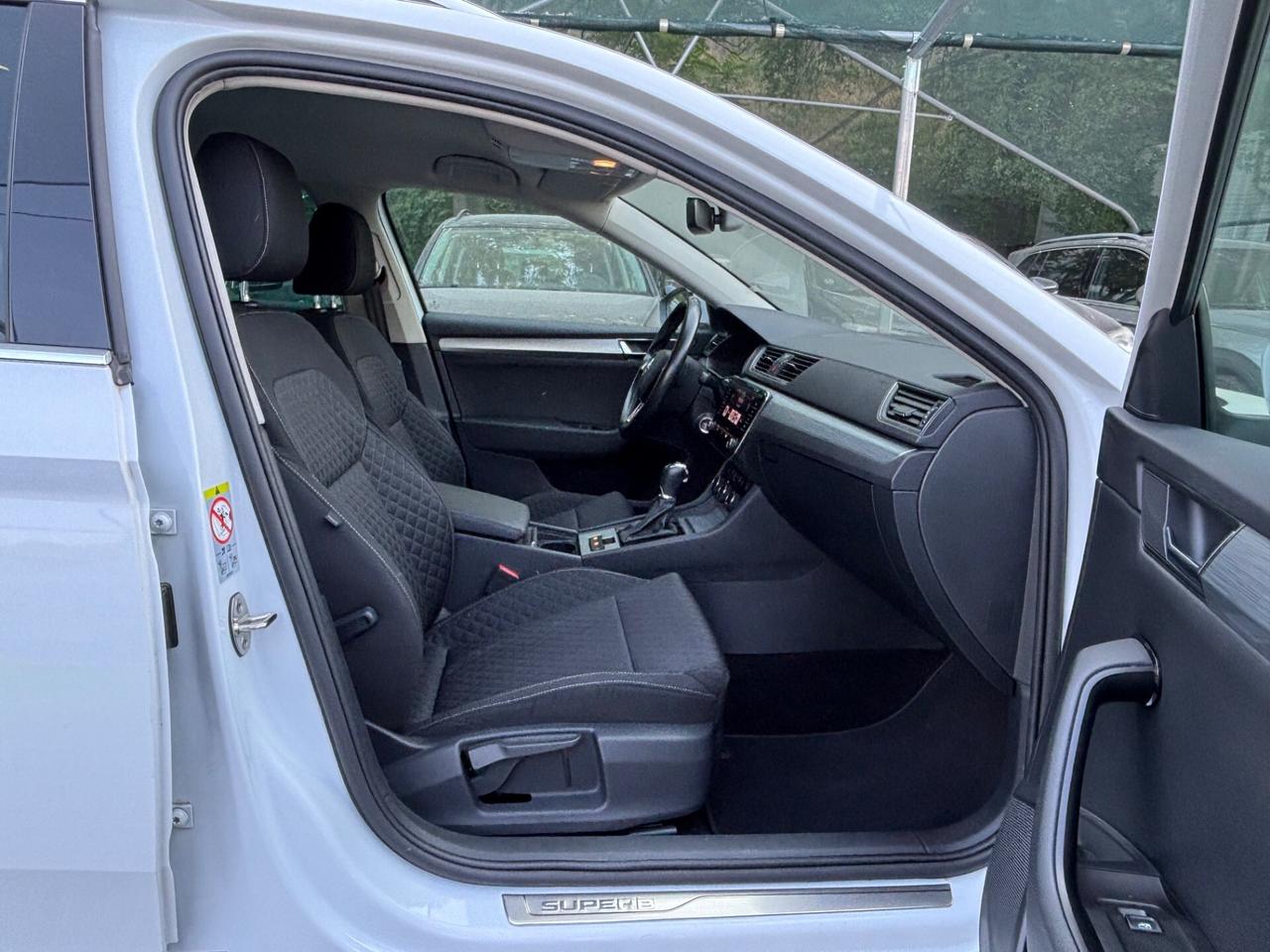 Skoda Superb 2.0 TDI 150CV DSG Wagon Executive