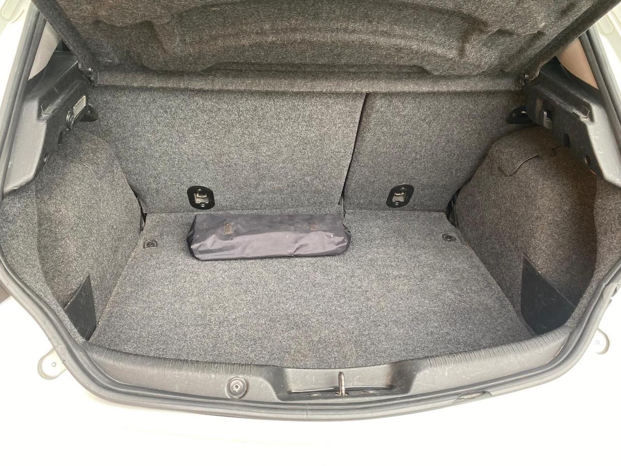 ALFA ROMEO GIULIETTA 1.6 JTDm-2 MOLTO BELLA GUARDA