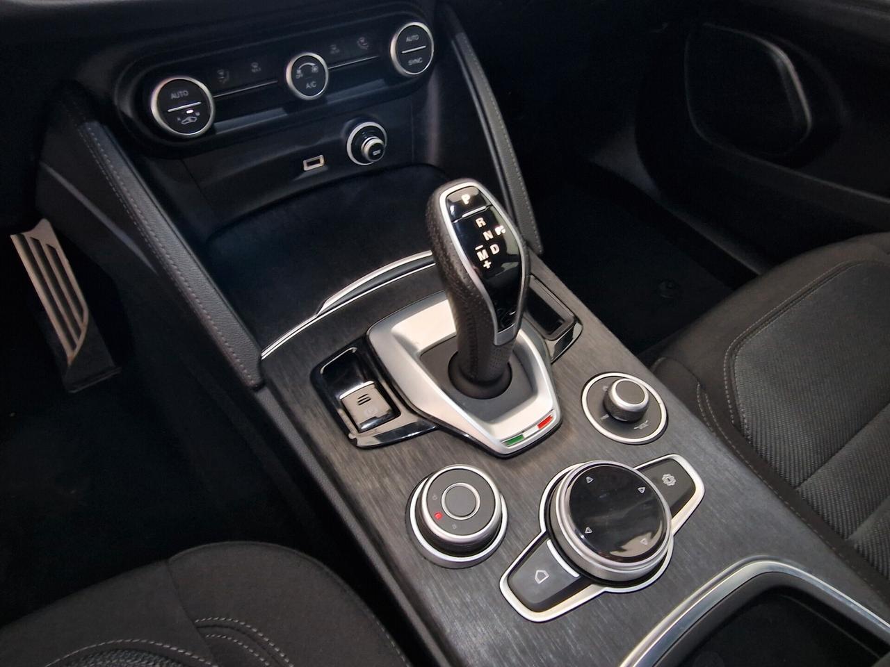 Alfa Romeo Stelvio 2022